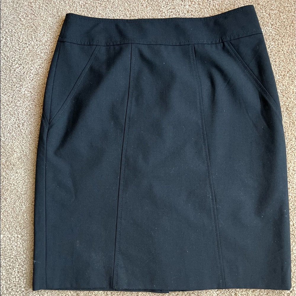 Black Loft Pencil Skirt size 4 closet staple Capsule Wardrobe - Picture 2 of 6